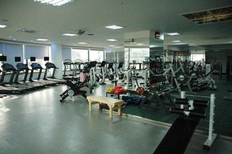 Elena Business Hotel Yeosu Esterno foto