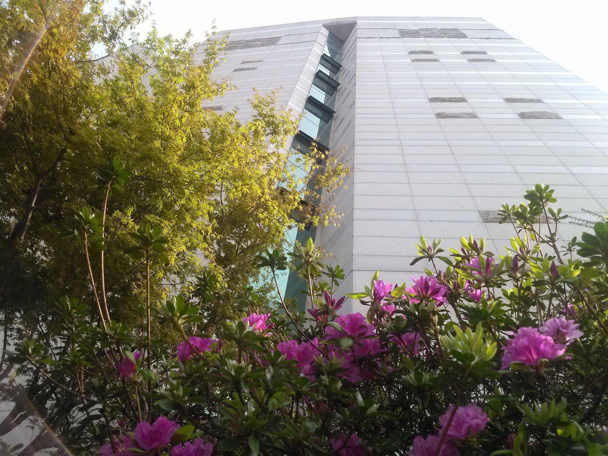 Elena Business Hotel Yeosu Esterno foto
