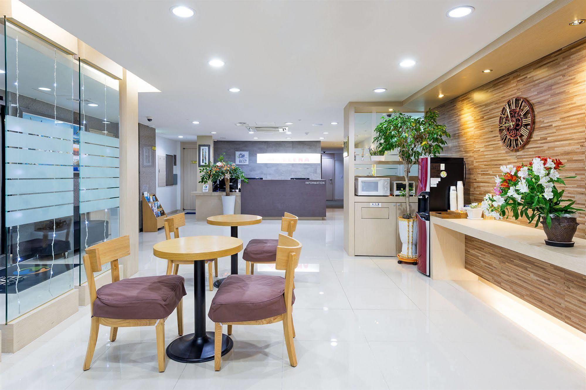 Elena Business Hotel Yeosu Esterno foto