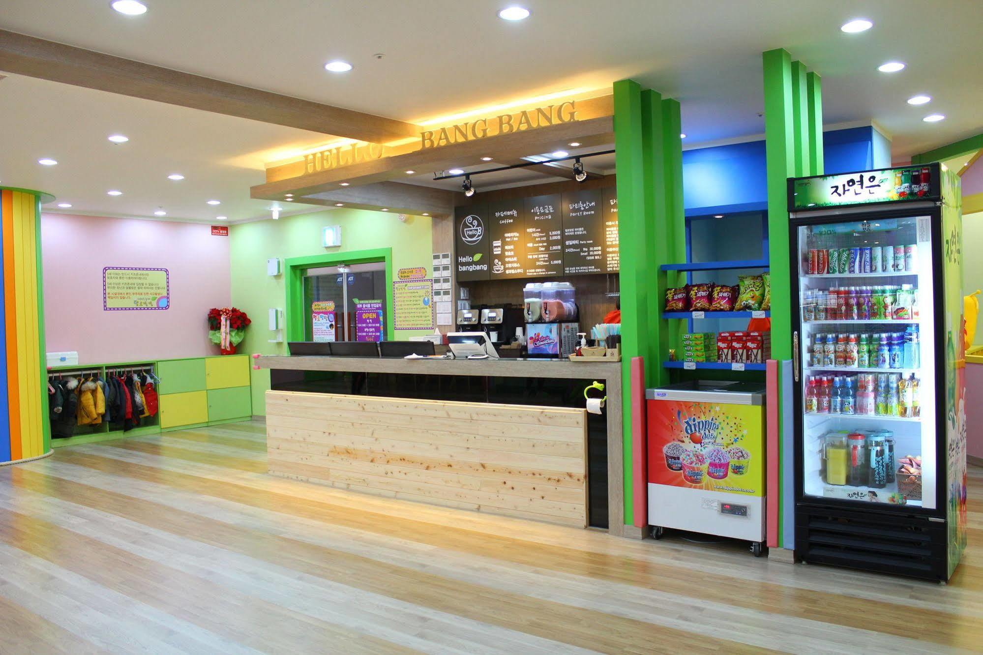 Elena Business Hotel Yeosu Esterno foto